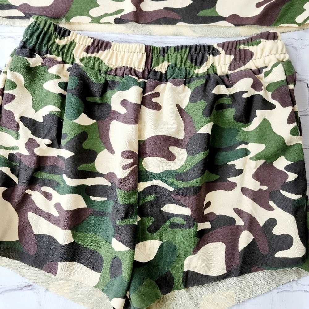 Love‎ love love Camouflage hoodie 2pc shorts set